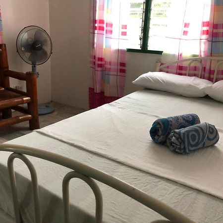 Puerto Galera Hostel Zimmer foto